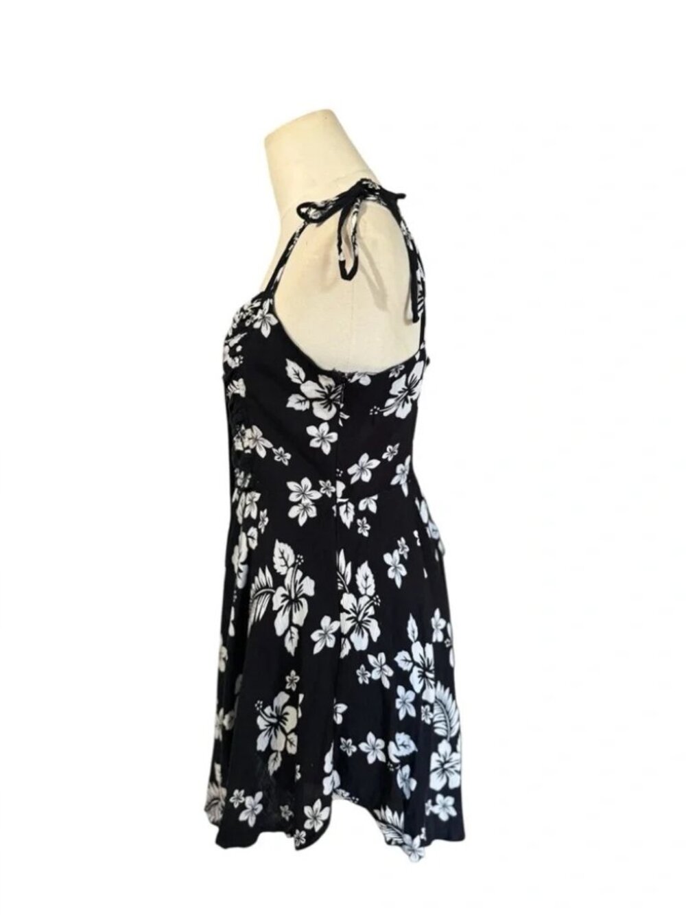 Urban Outfitters Black White Floral Tie Strap Mini Dress Size M - Picture 2 of 8